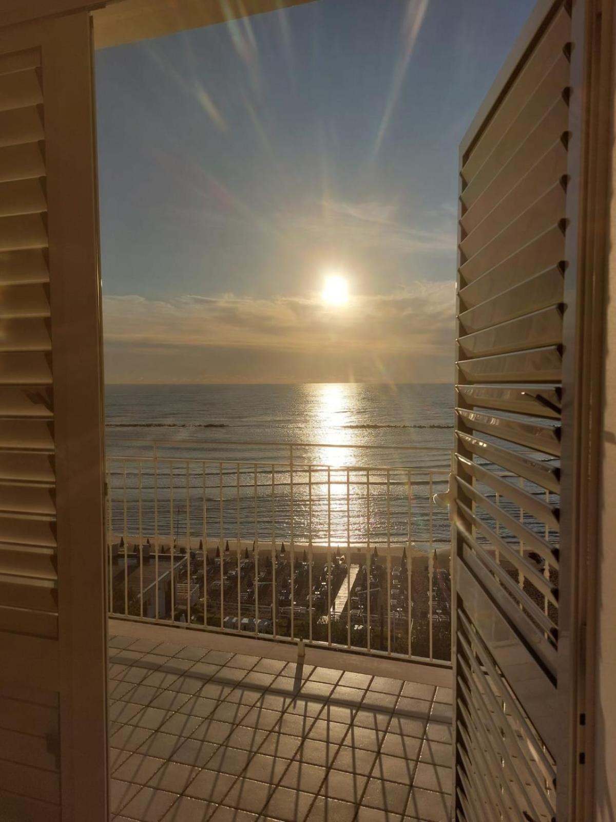 마르틴시쿠로 Attico Fronte Mare 아파트 외부 사진